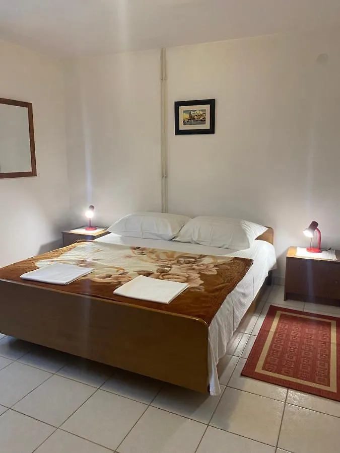 Apartman Mira Οπατία 0*,