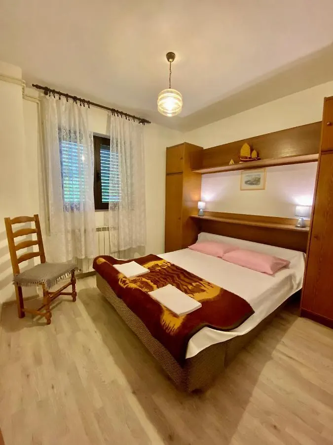 Apartman Mira Οπατία