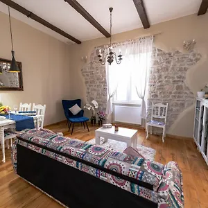 https://luxury-apartment-diva.hotelinzadar.com