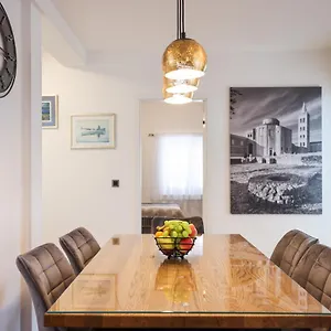 https://apartman-fortuna.hotelinzadar.com